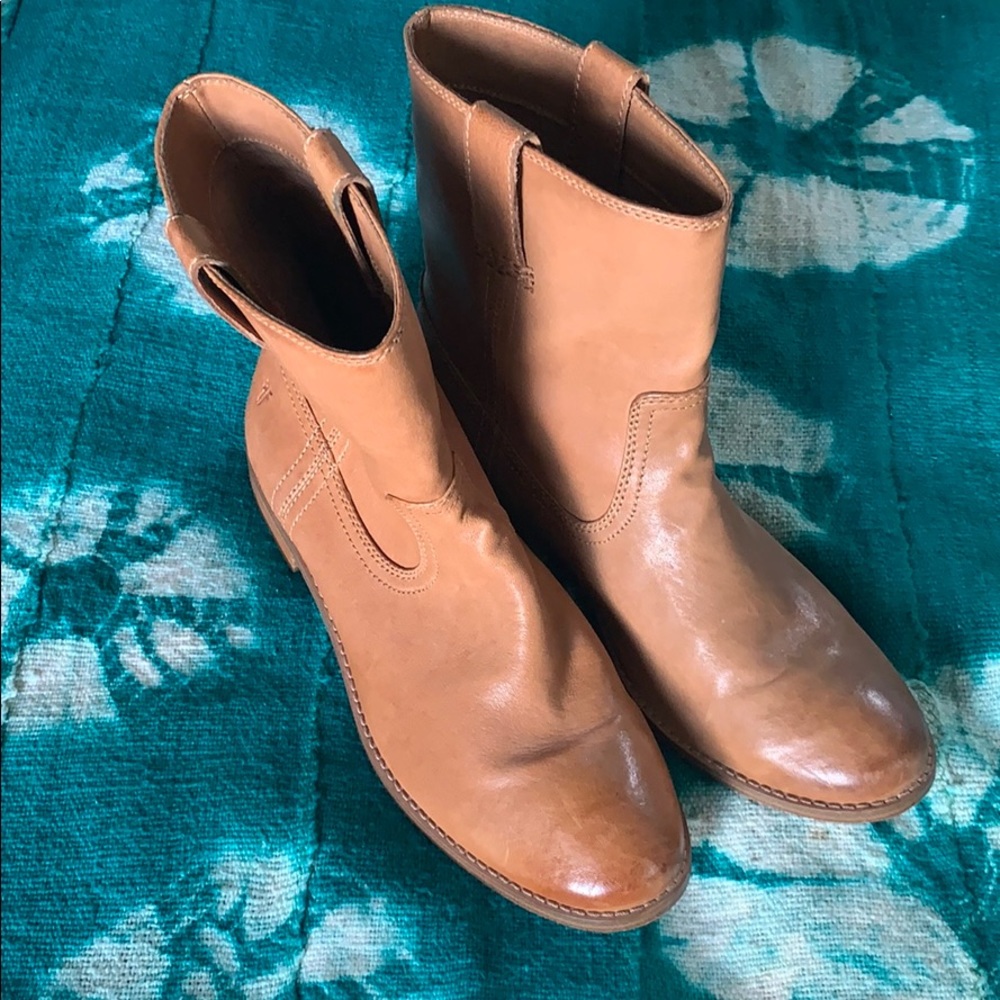 Frye Mid Calf boot
